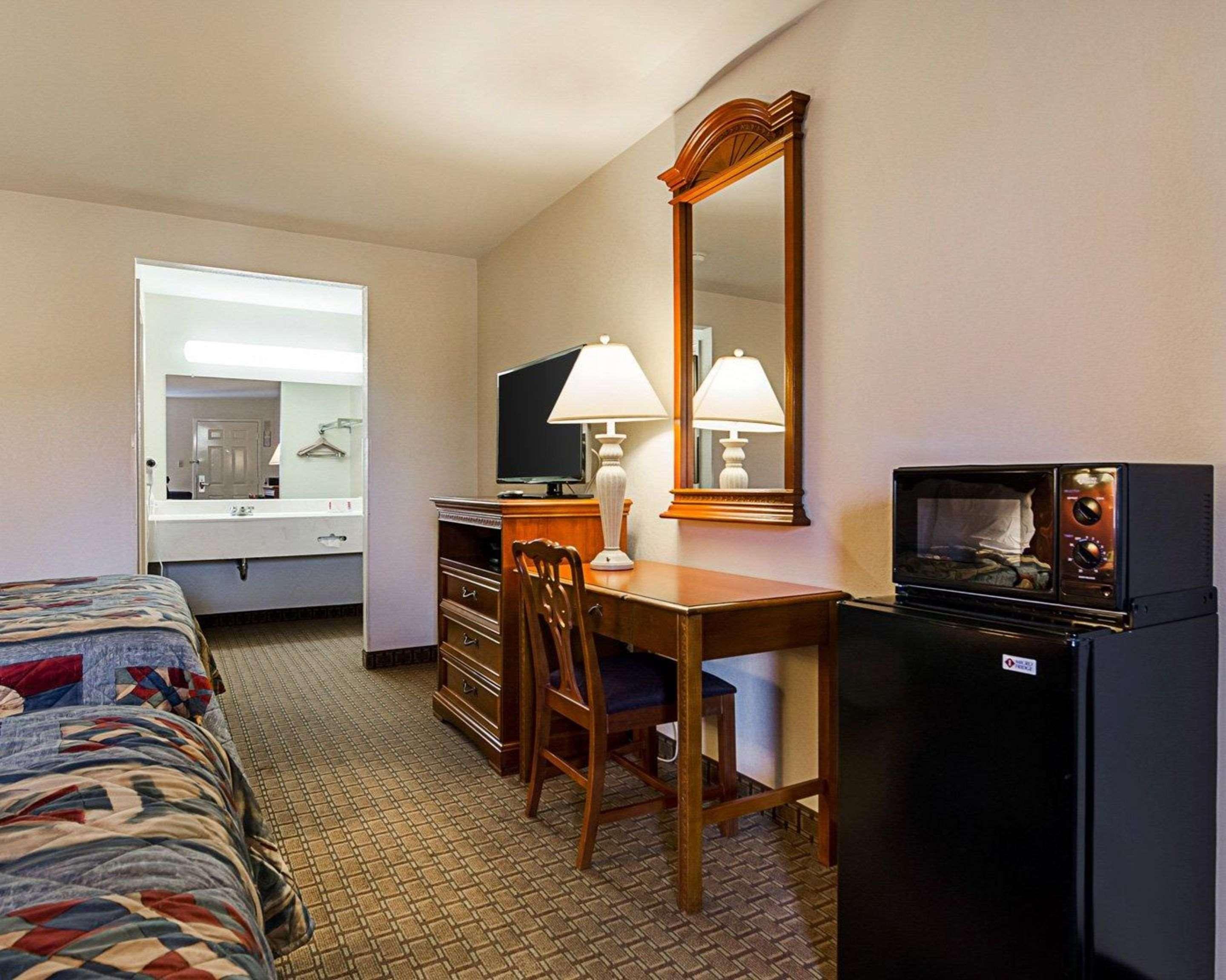 Econo Lodge Richmond Extérieur photo