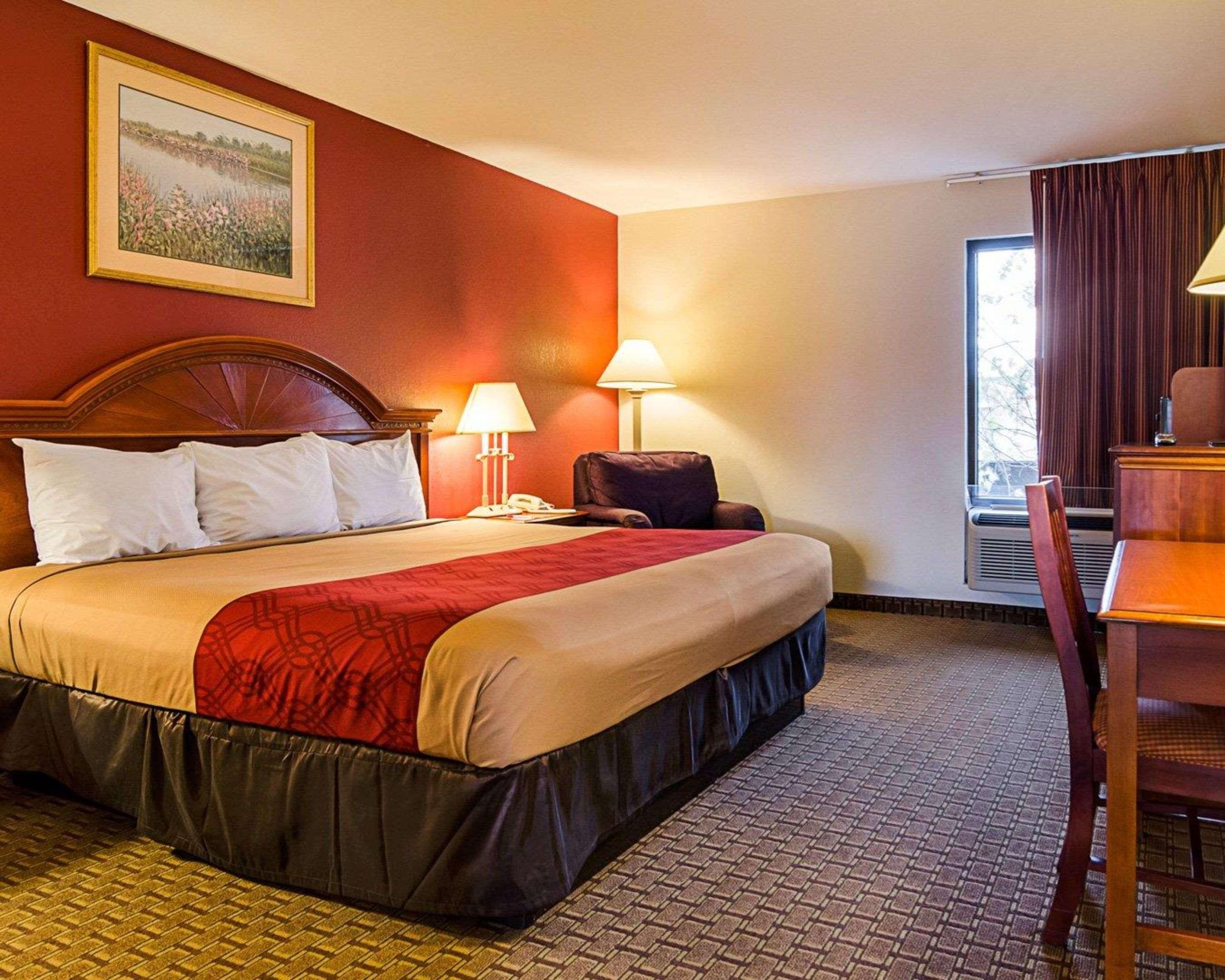 Econo Lodge Richmond Extérieur photo