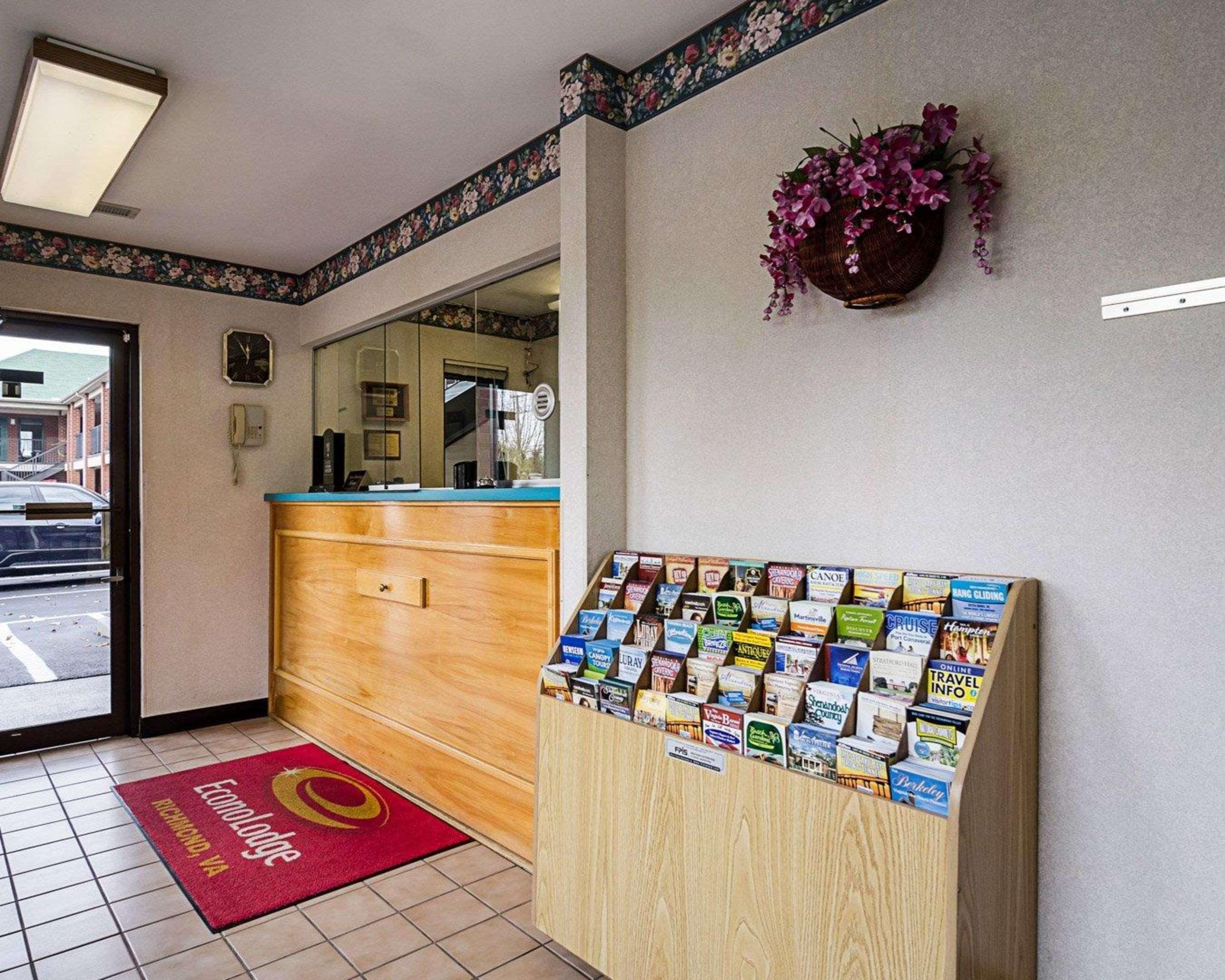 Econo Lodge Richmond Extérieur photo