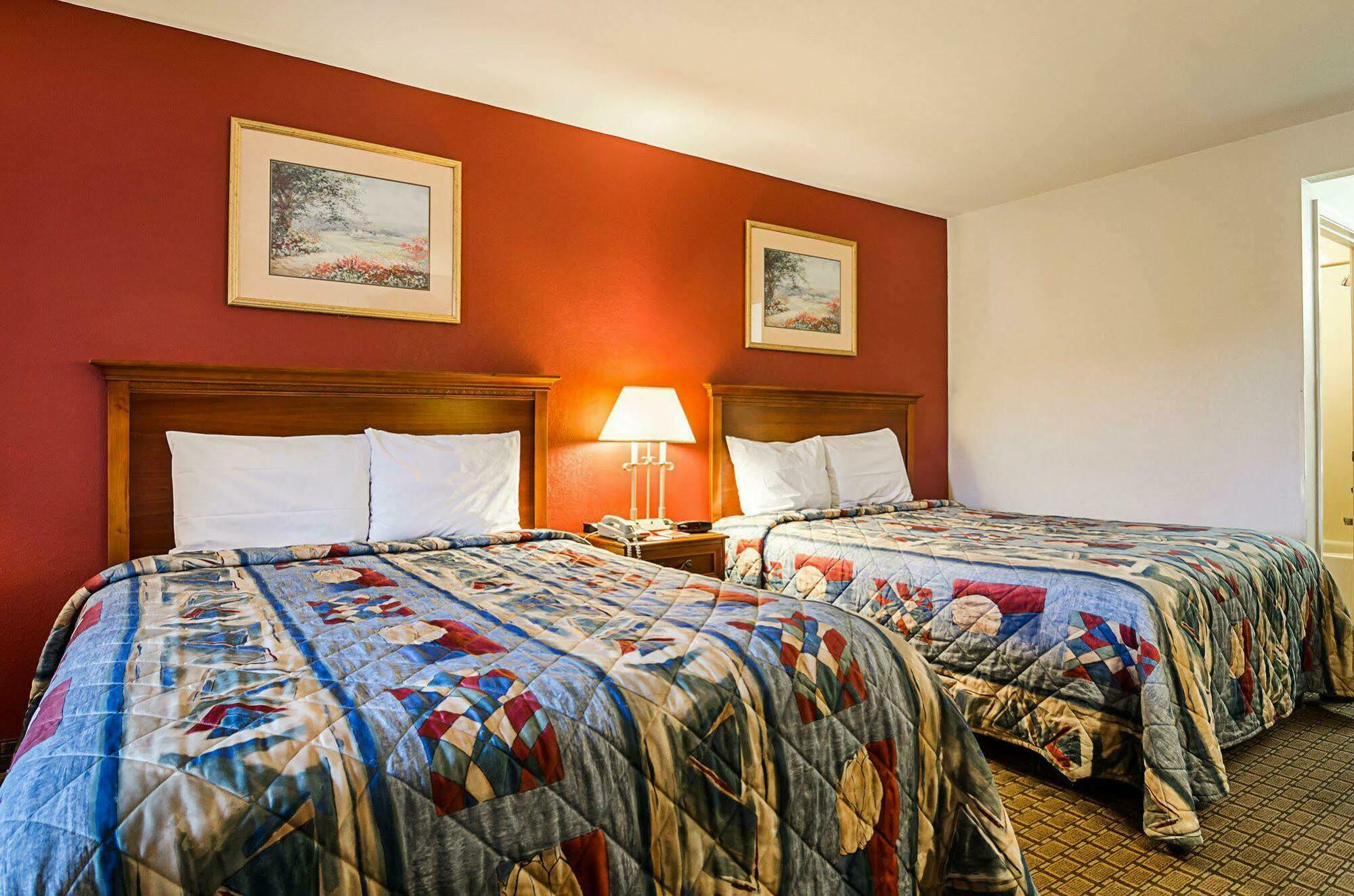 Econo Lodge Richmond Extérieur photo